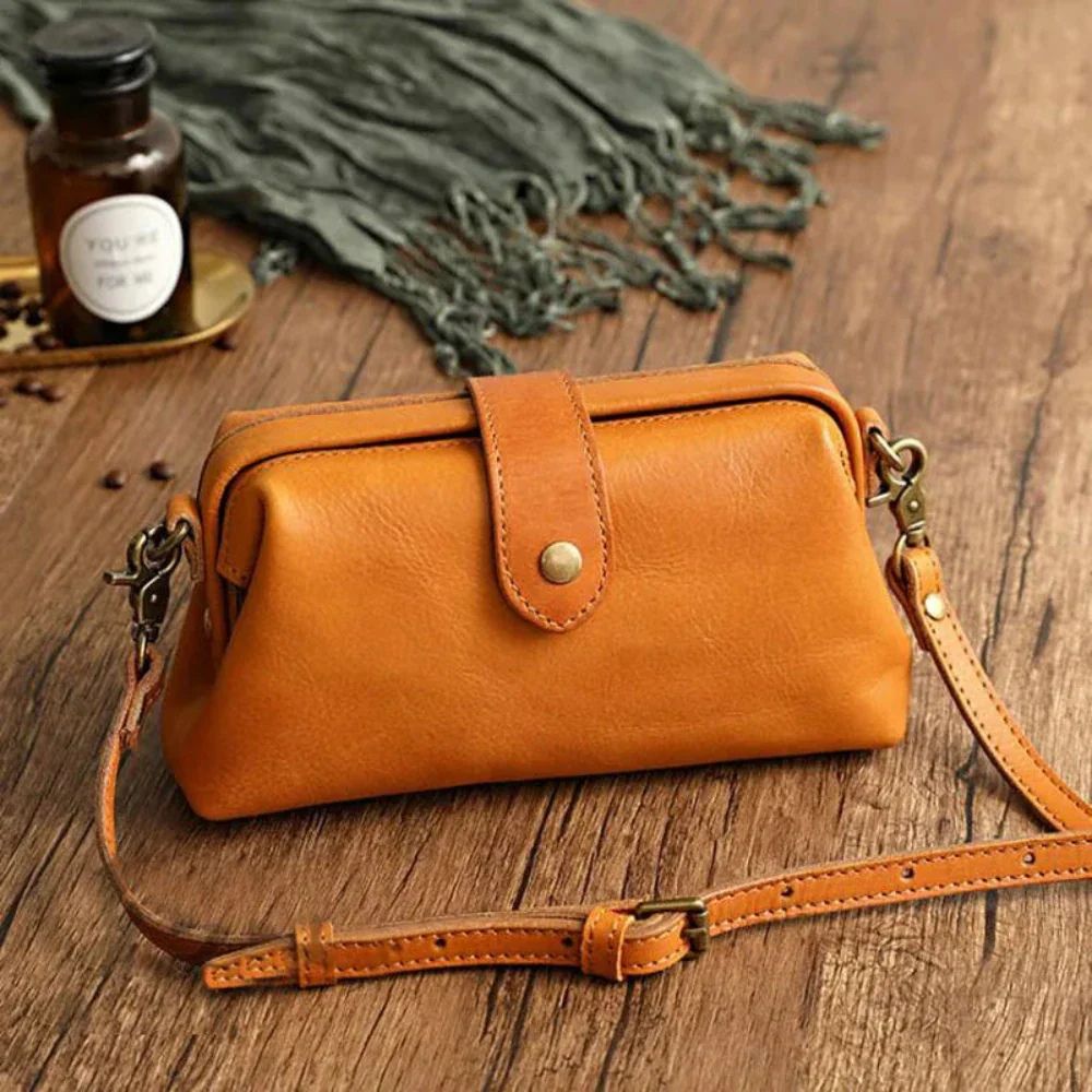 Freja™ | Zeitlose Schultertasche mit Charakter
