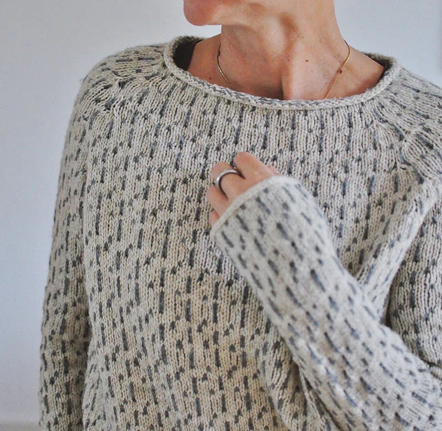 Victoria | Eleganter grauer Pullover mit Bootsausschnitt